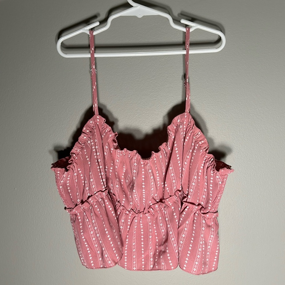 Forever 21 cropped pink tank top